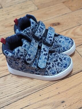 EUC Baby gap Disney Mickey Mouse Velcro Runners Shoes Toddler Kids Size 7 *BIN
